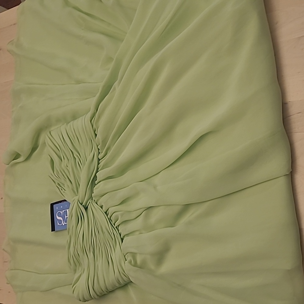 NWT Couture Collection Apple Green Sleeveless Formal Floor Length Gown